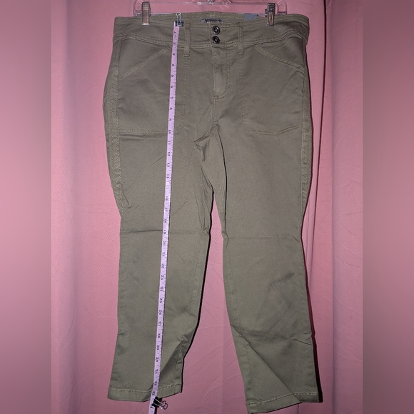 Torrid Crop Skinny Stretch Twill Mid-Rise Pant 14 - Picture 4 of 12